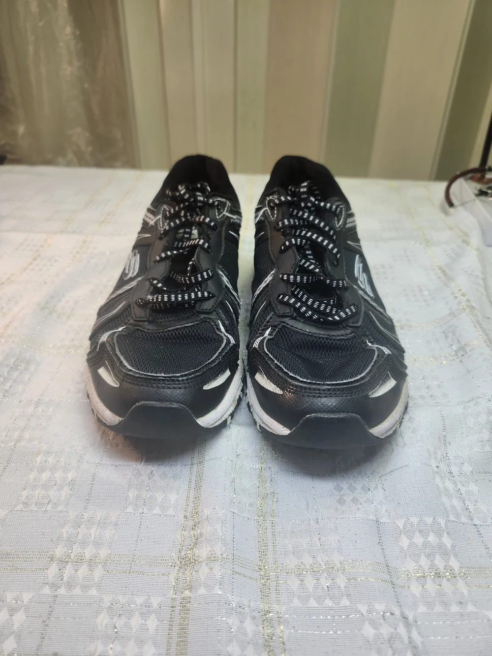 Skechers lightweight athletic